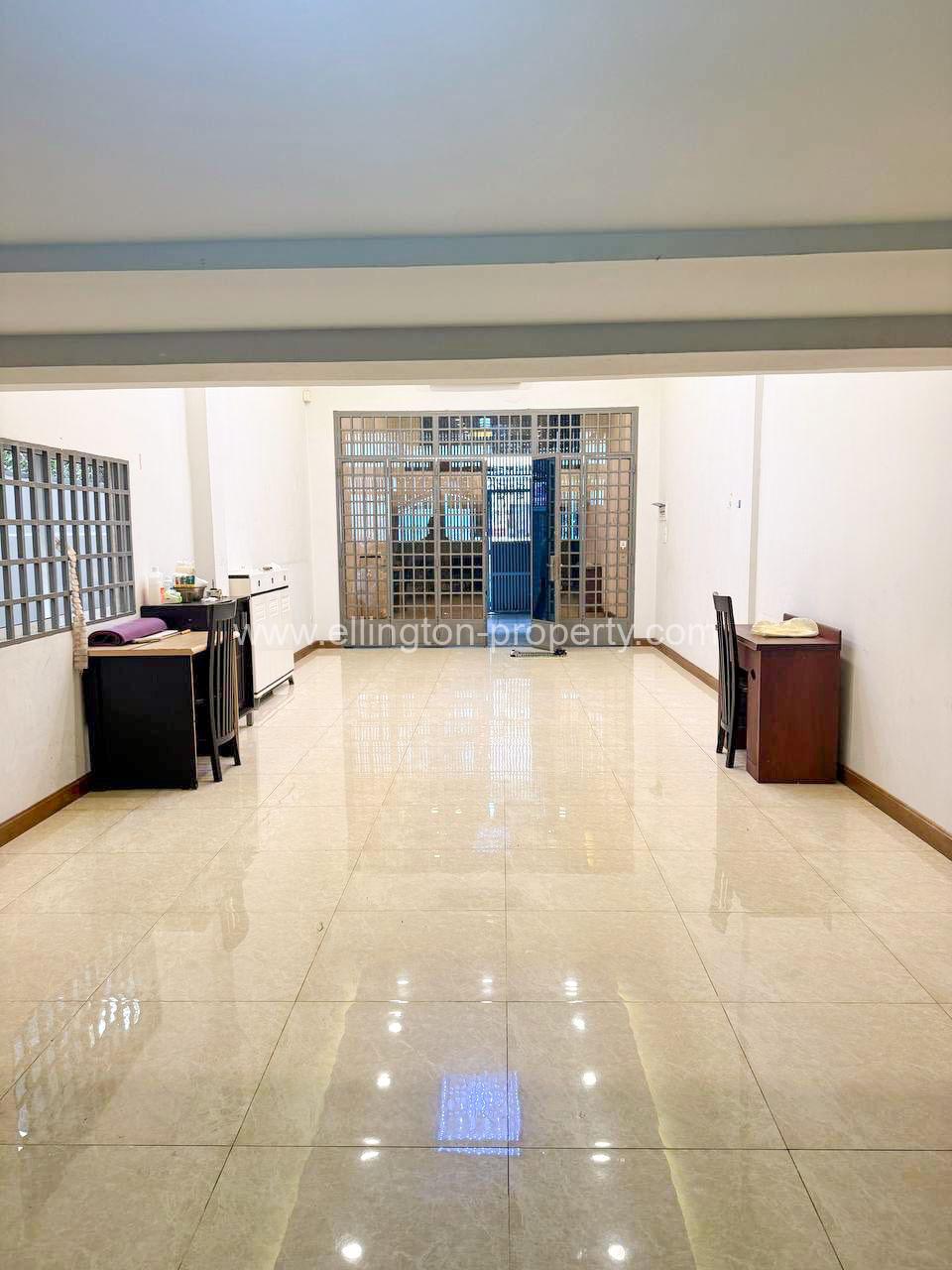 Shop House For Rent In Bkk - Ellington Property