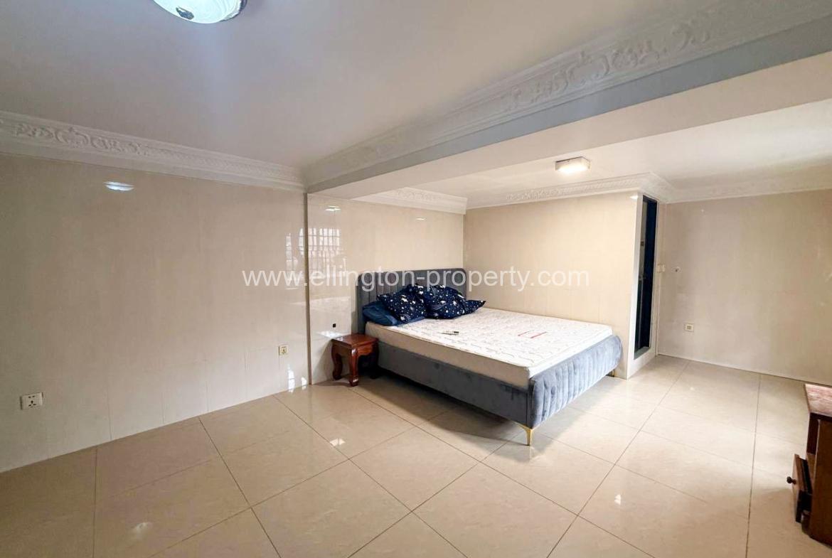 Shop House For Rent In Bkk - Ellington Property