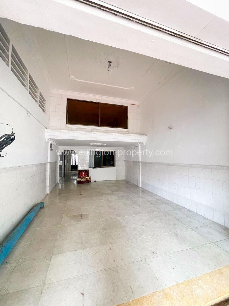 Shophouse For Rent​ In Bueng Keng Kong - Ellington Property