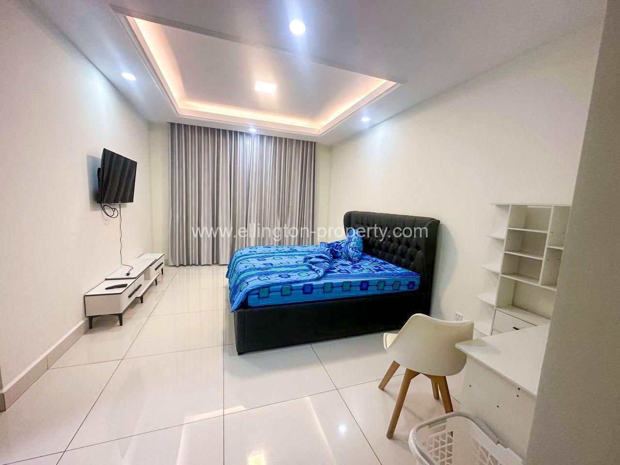 Queen Villa For Rent In Near Aeon2 - Ellington Property