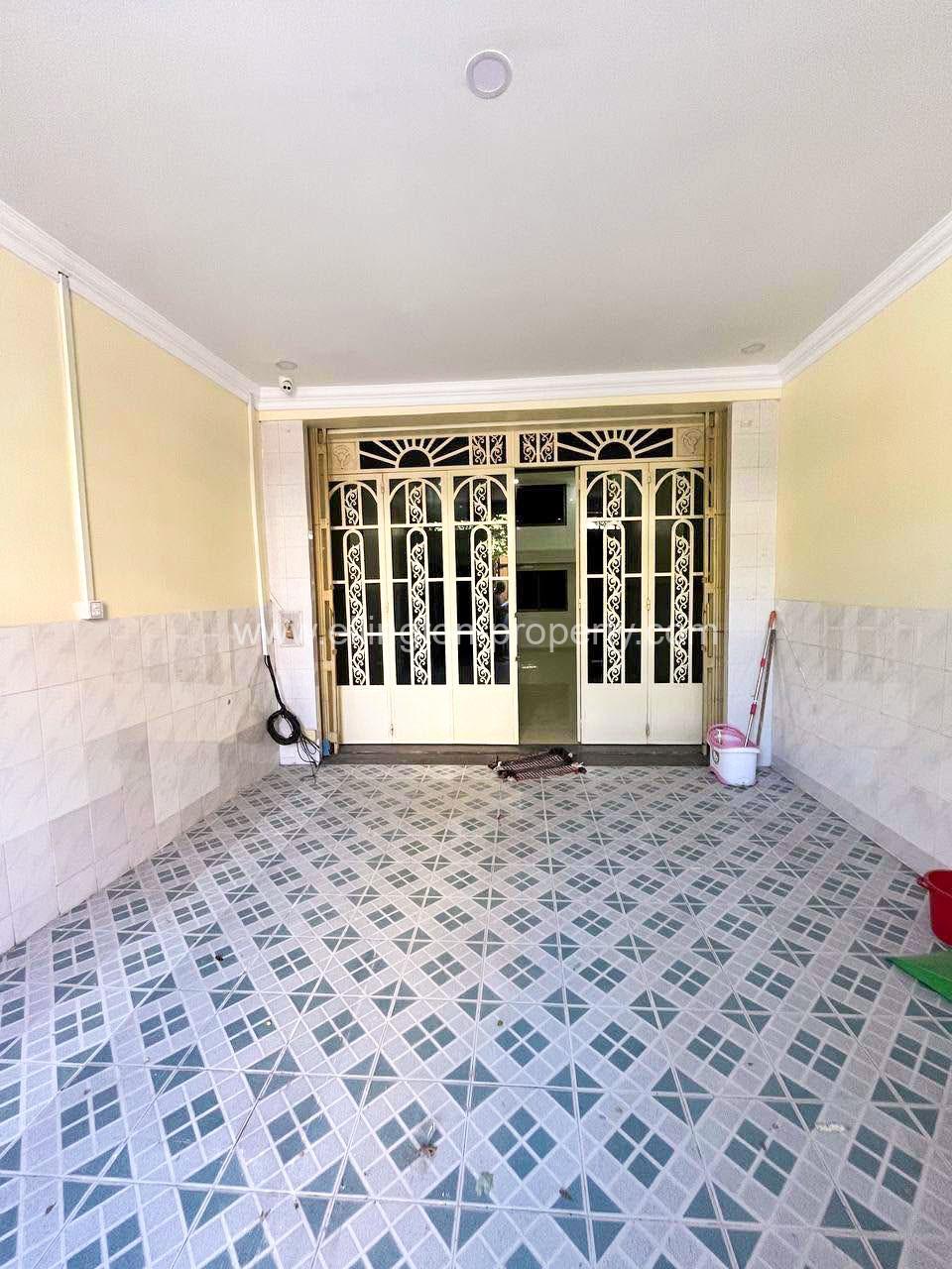 Shophouse For Rent In Toul Tompung - Ellington Property