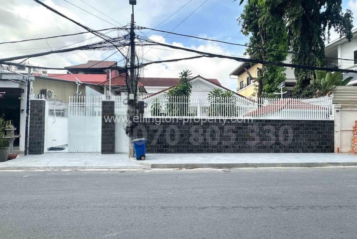 Villa For Rent In Bkk1 - Ellington Property