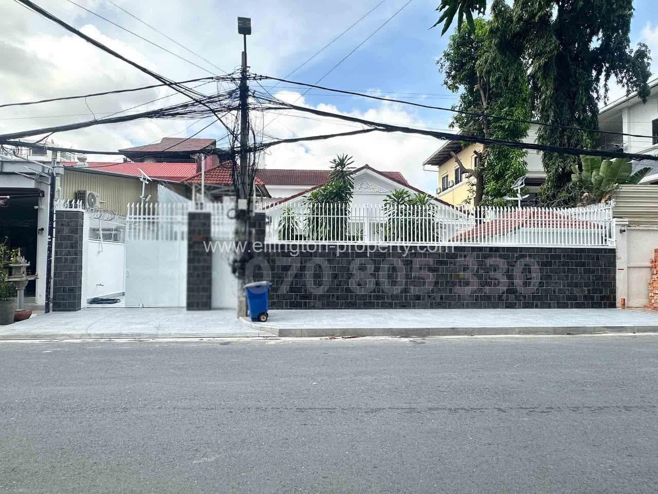 Villa For Rent In Bkk1 - Ellington Property