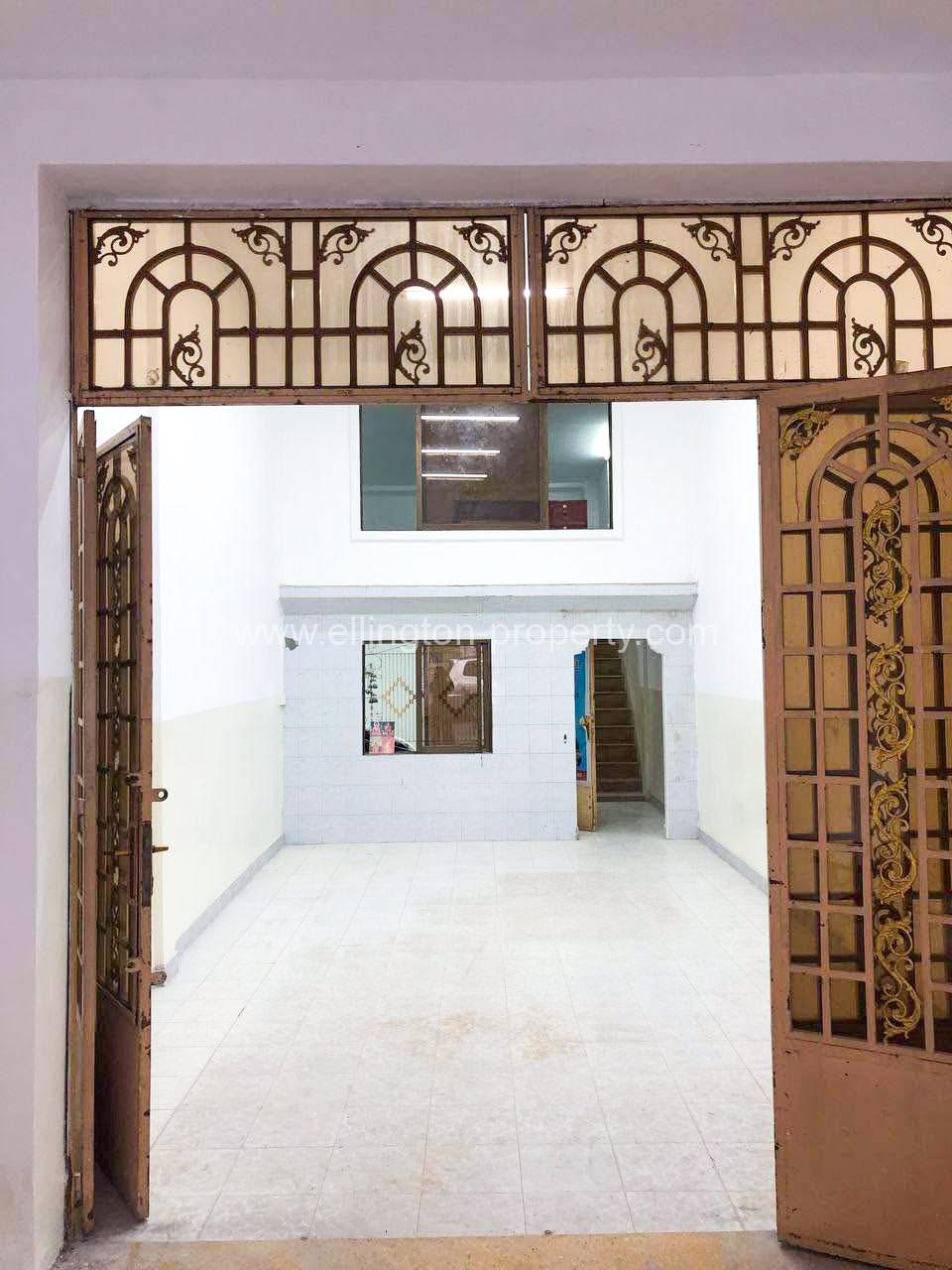 Shop For Rent In Bkk3 - Ellington Property