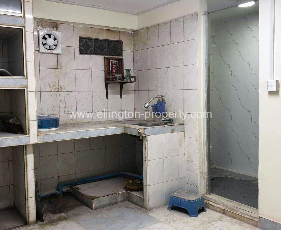 Shop For Rent In Bkk3 - Ellington Property