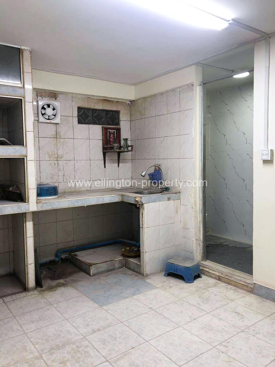 Shop For Rent In Bkk3 - Ellington Property