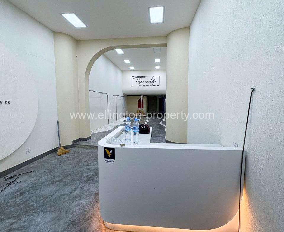 Shophouse For Rent In Bueng Keng Kang - Ellington Property