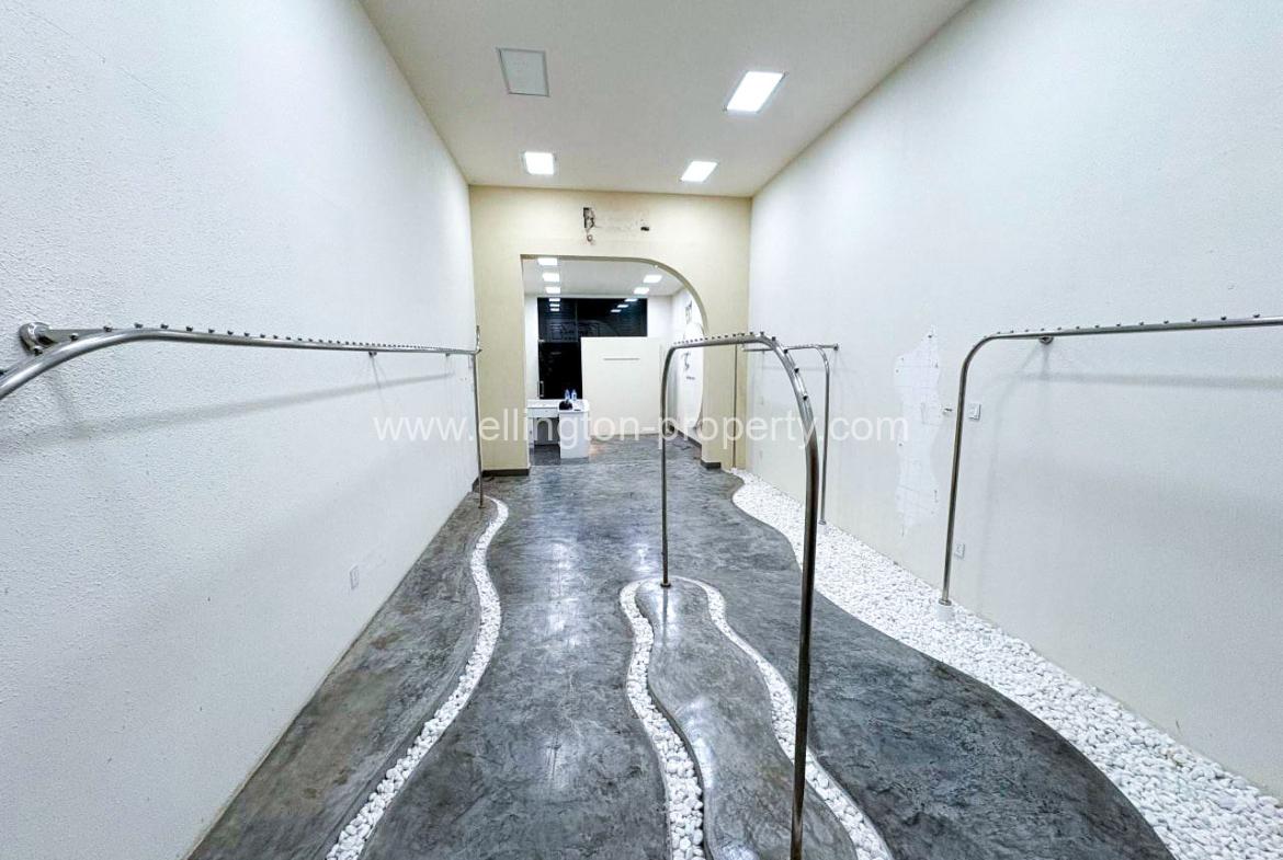 Shophouse For Rent In Bueng Keng Kang - Ellington Property
