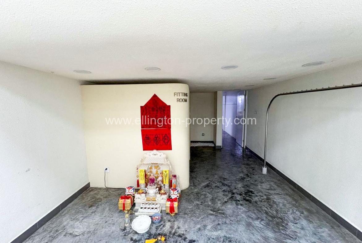 Shophouse For Rent In Bueng Keng Kang - Ellington Property
