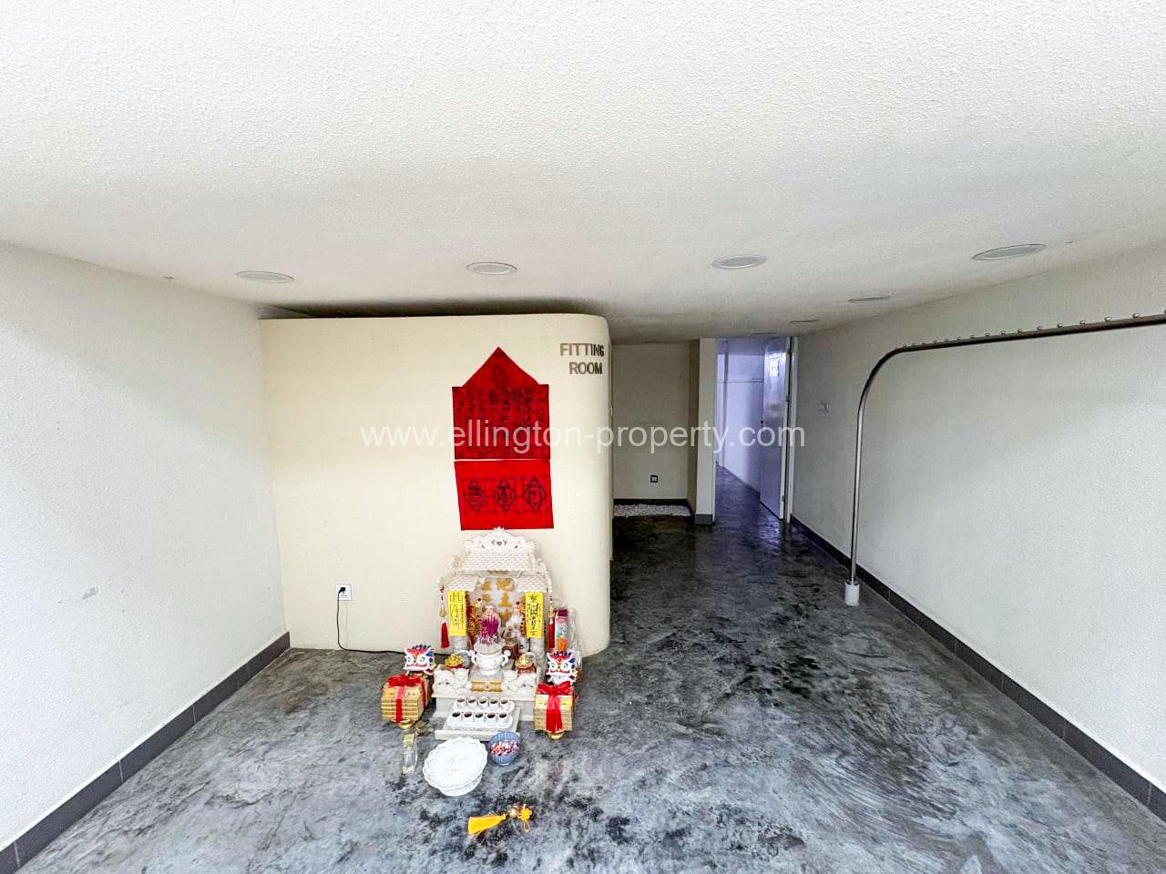 Shophouse For Rent In Bueng Keng Kang - Ellington Property