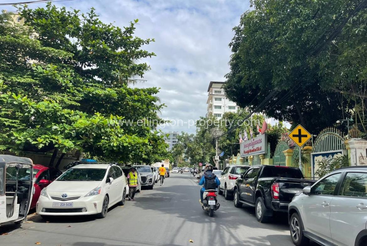 Shophouse For Rent At Khan Tuol Kuok - Ellington Property