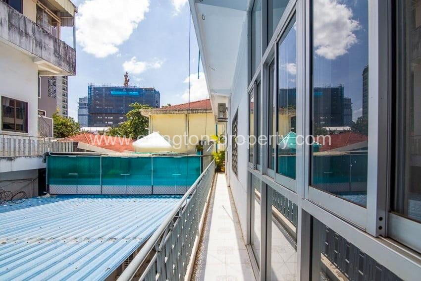 Nice Duplex 1 Bedroom Renovated For Rent At Tonle Bassac - Ellington Property