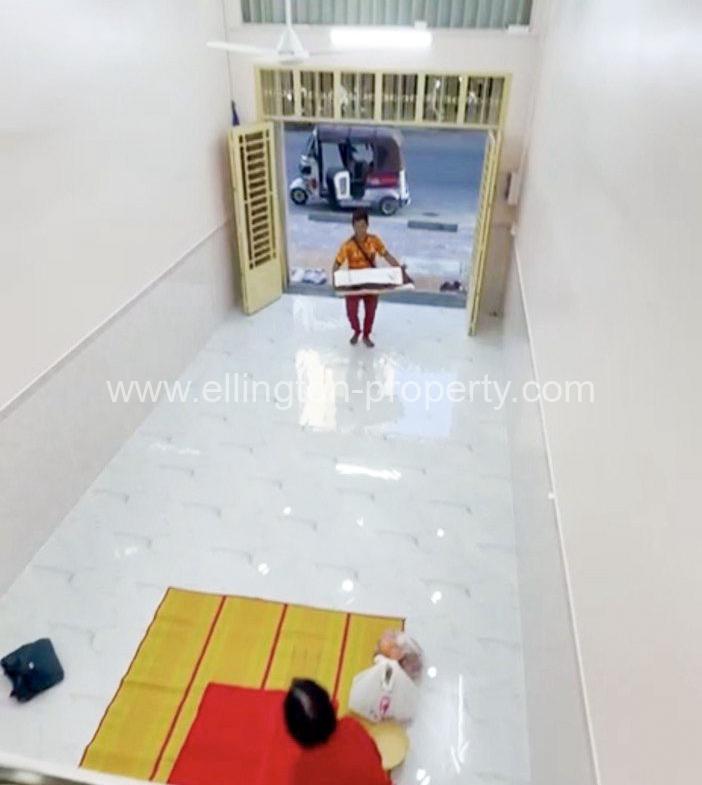 Shophouse For Rent Near Pshar Chas Market - Ellington Property