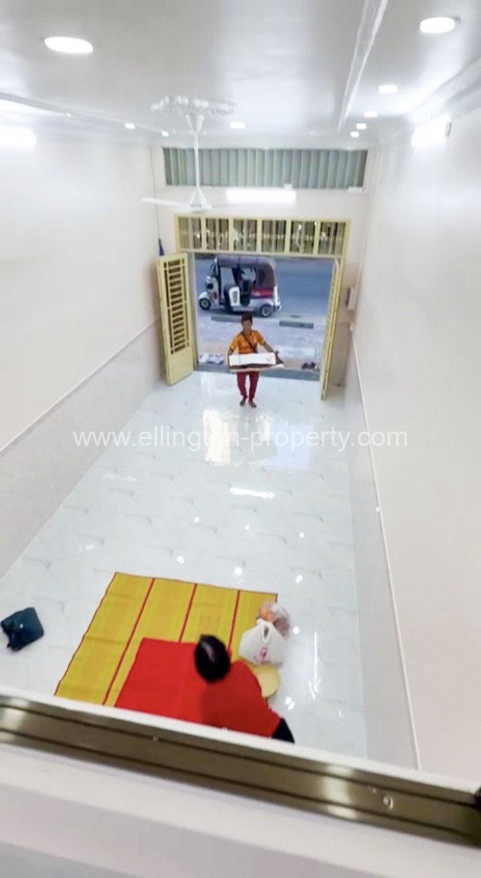 Shophouse For Rent Near Pshar Chas Market - Ellington Property