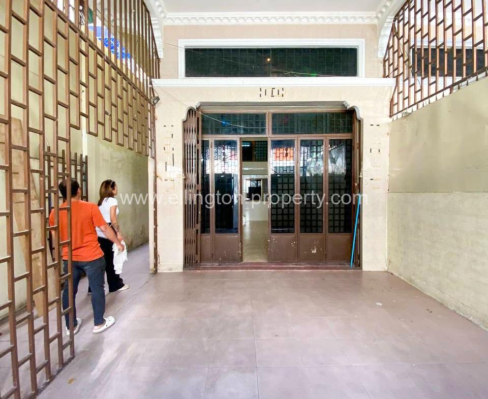 Shophouse For Rent In Bkk3 - Ellington Property