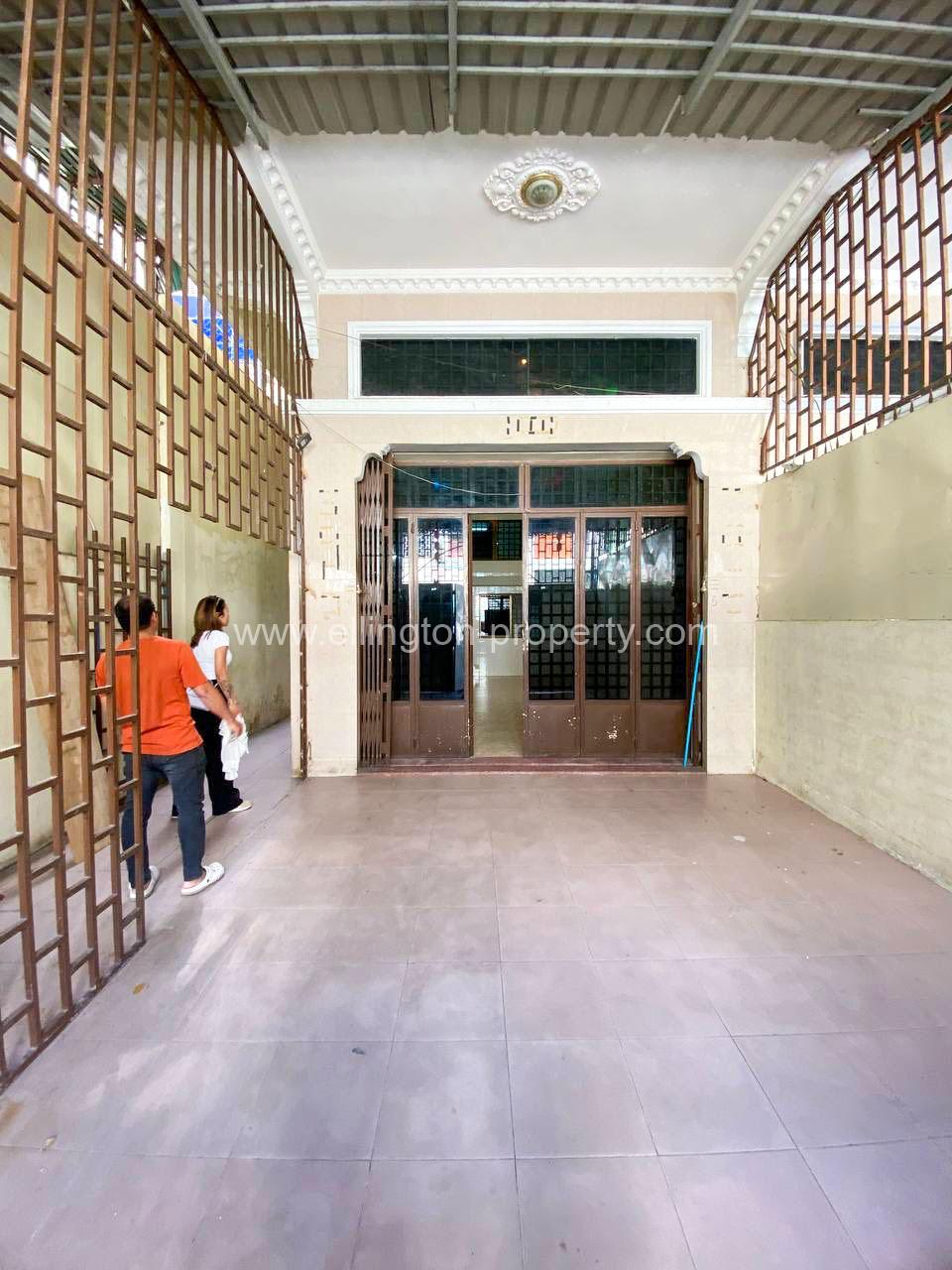 Shophouse For Rent In Bkk3 - Ellington Property