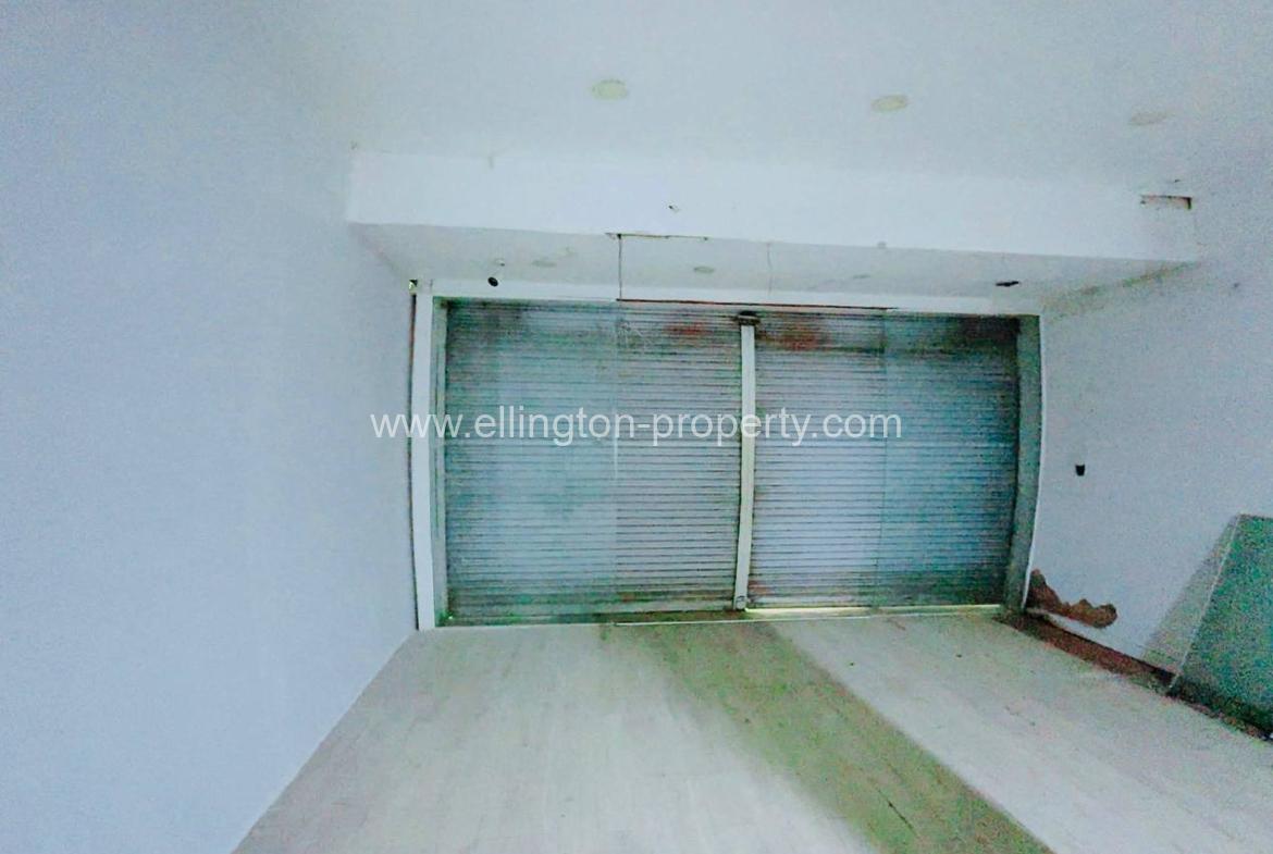 Shop For Rent In Bkk3 - Ellington Property