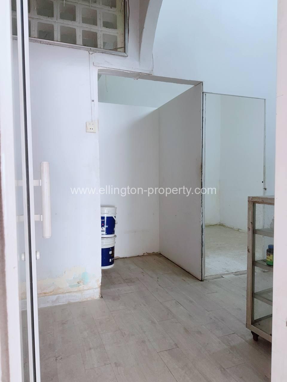 Shop For Rent In Bkk3 - Ellington Property