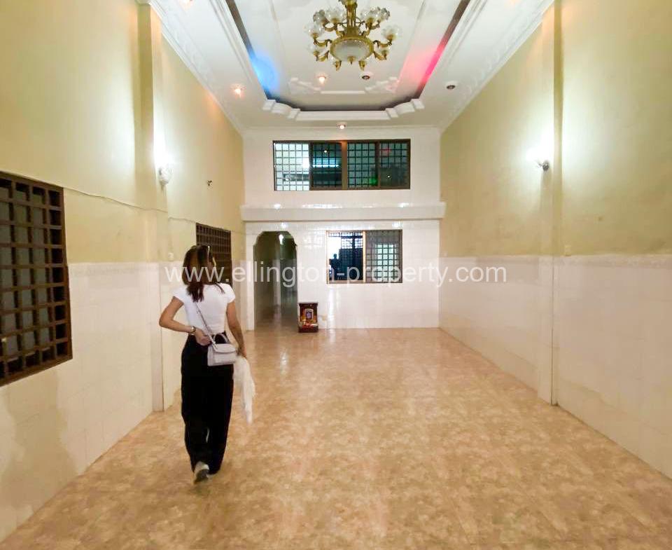 Shophouse For Rent In Bkk3 - Ellington Property