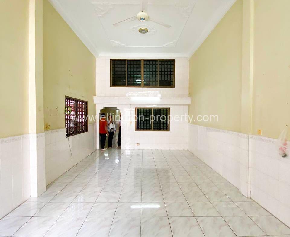 Shophouse For Rent In Bkk3 - Ellington Property