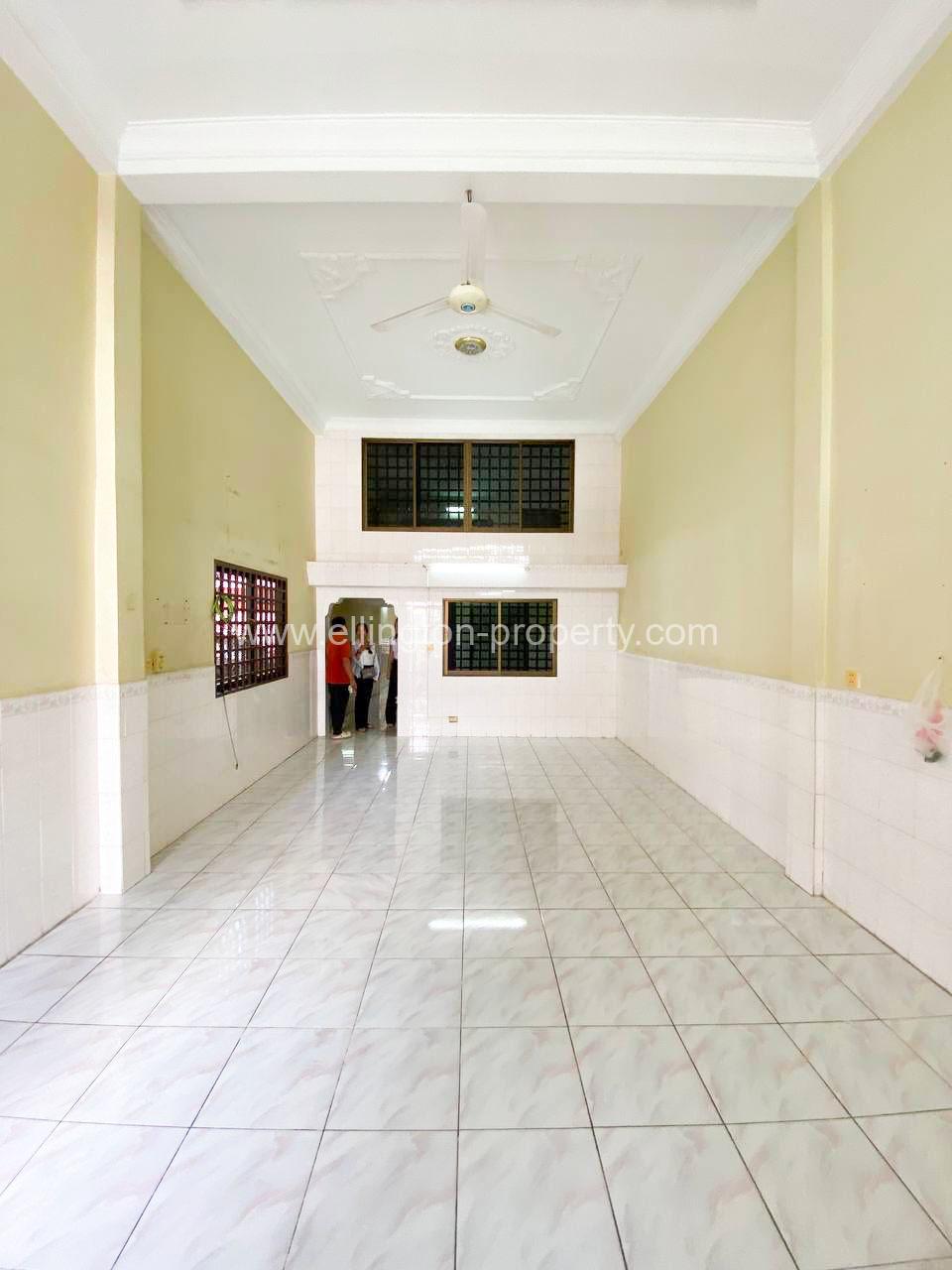 Shophouse For Rent In Bkk3 - Ellington Property