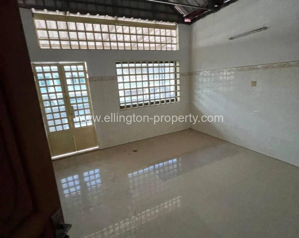 Shophouse​ For​​ Rent In Toul Tum Pung - Ellington Property