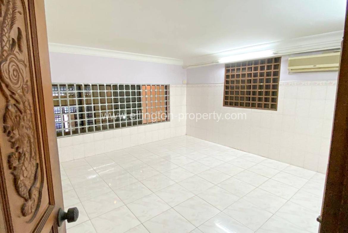 Shophouse For Rent In Bkk3 - Ellington Property