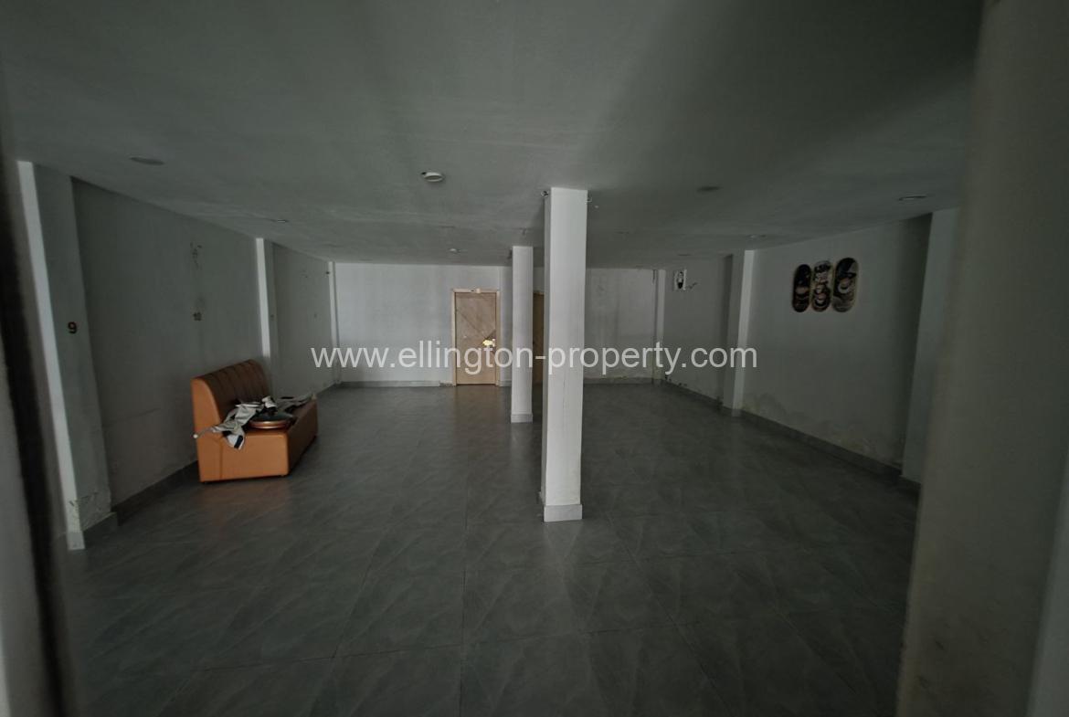 Shop House For Rent In Bkk1 - Ellington Property