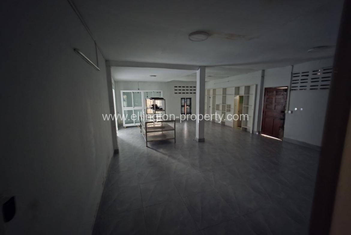 Shop House For Rent In Bkk1 - Ellington Property