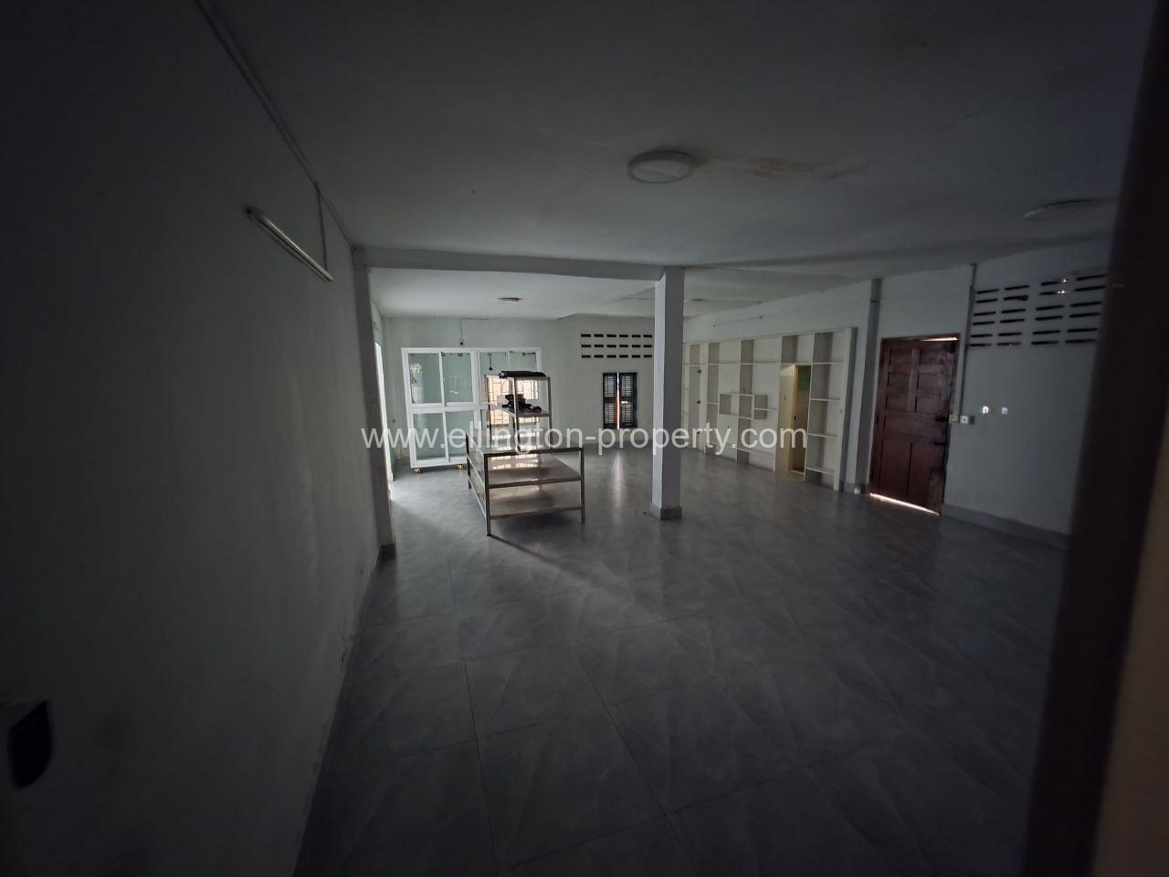 Shop House For Rent In Bkk1 - Ellington Property