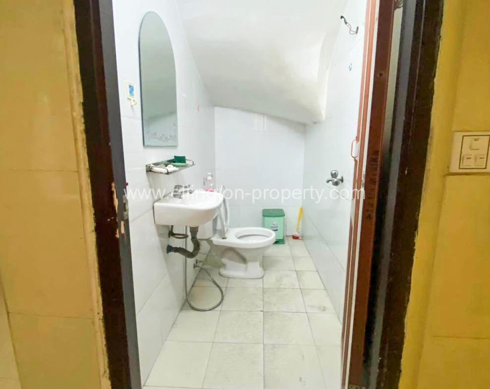 Shophouse For Rent In Toul Tum Pung - Ellington Property
