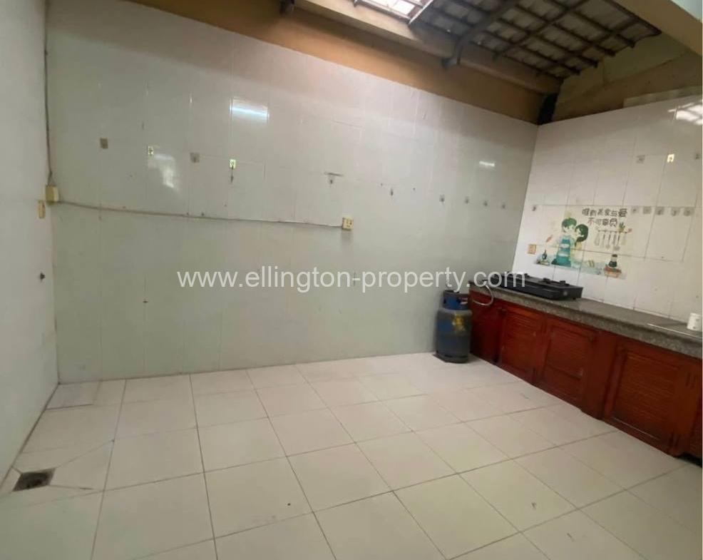 Shophouse For Rent In Toul Tum Pung - Ellington Property