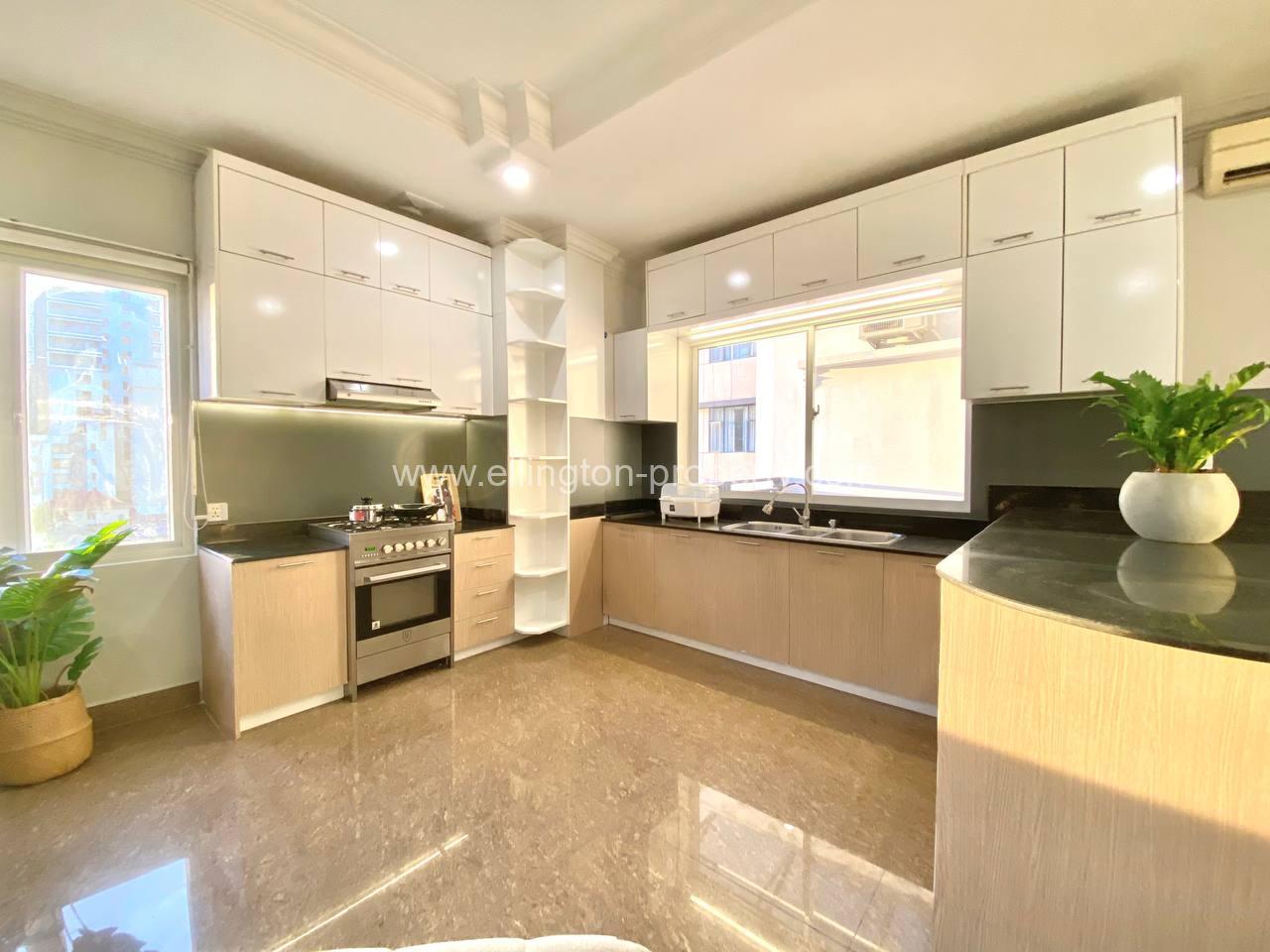 Penthouse With 4 Bedrooms Fully Furnished For Rent - Ellington Property