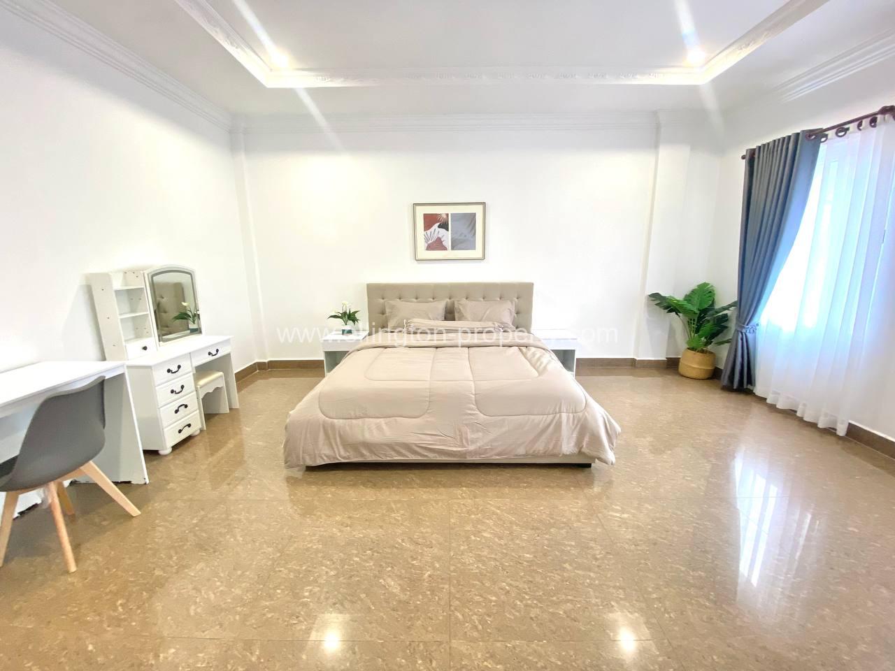 Penthouse With 4 Bedrooms Fully Furnished For Rent - Ellington Property