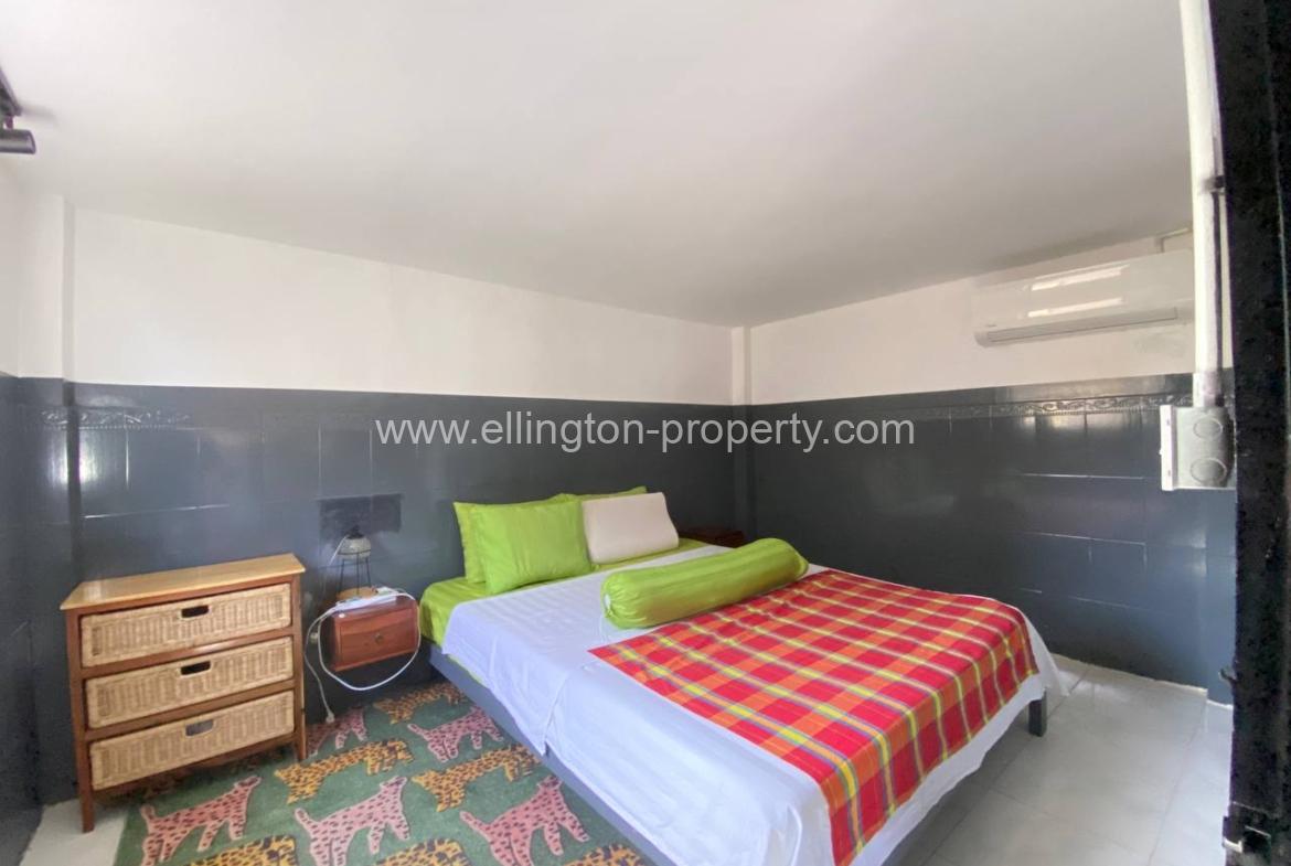 2 Bedrooms Renovated House For Sale - Ellington Property