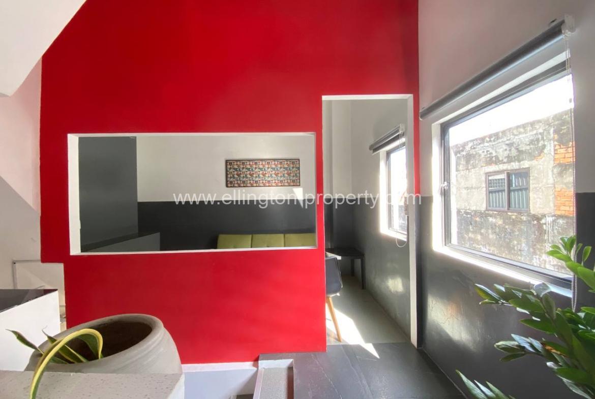 2 Bedrooms Renovated House For Sale - Ellington Property