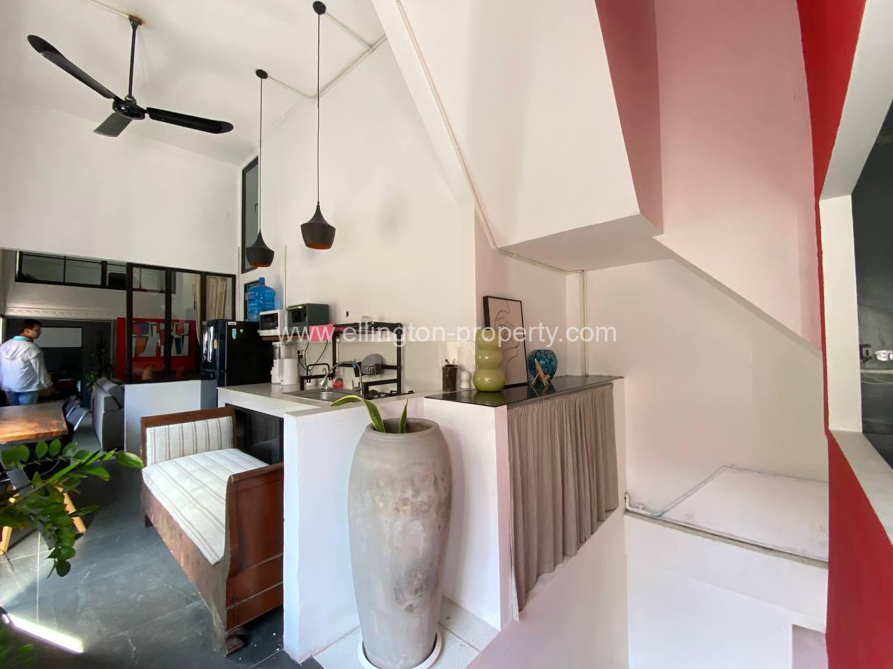 2 Bedrooms Renovated House For Sale - Ellington Property