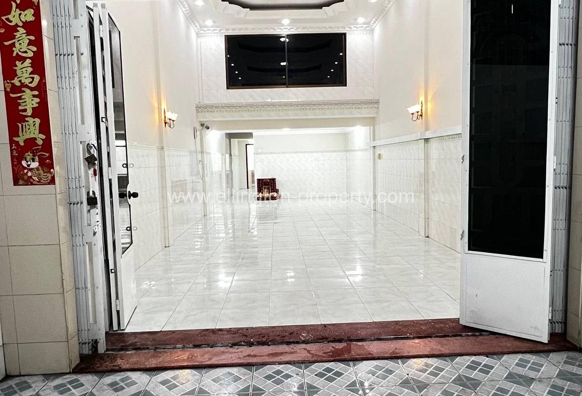 Shophouse For Rent In Chamkar Morn Area - Ellington Property