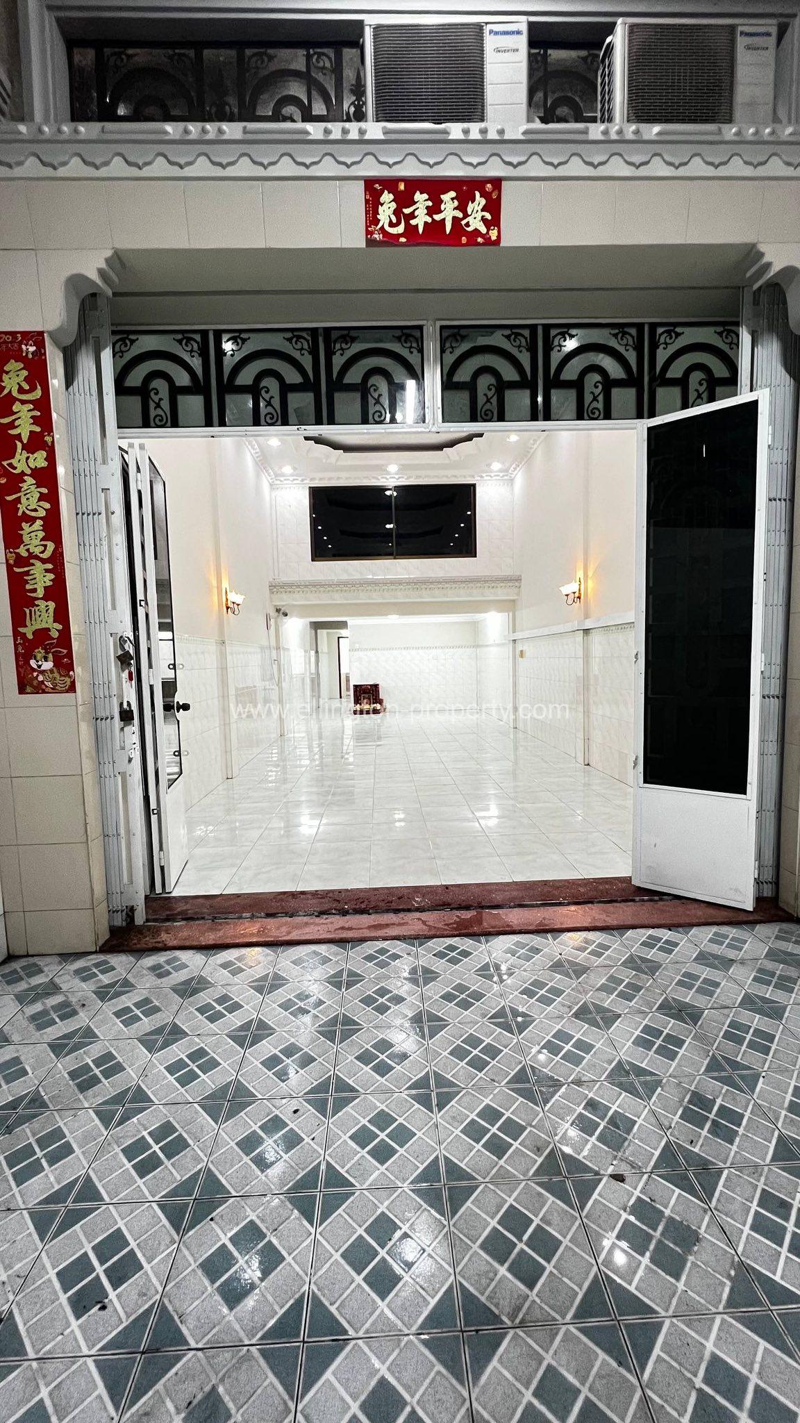 Shophouse For Rent In Chamkar Morn Area - Ellington Property
