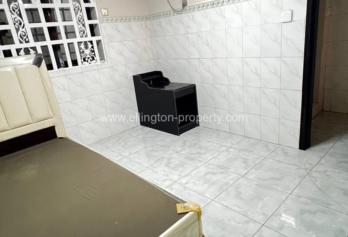 Shophouse For Rent In Chamkar Morn Area - Ellington Property