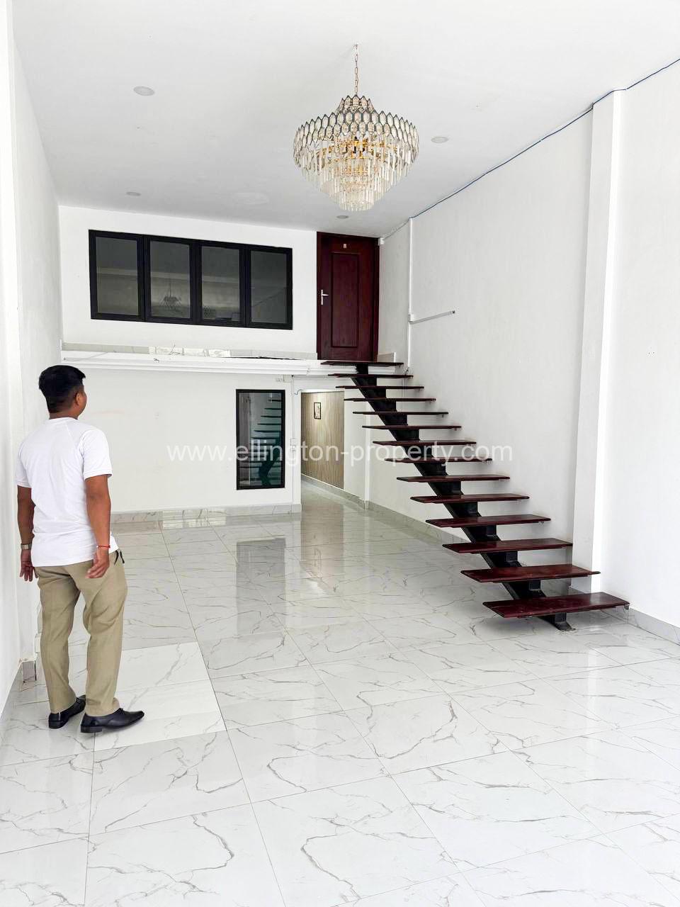 Shophouse For Rent In Sangkat Toultompong - Ellington Property