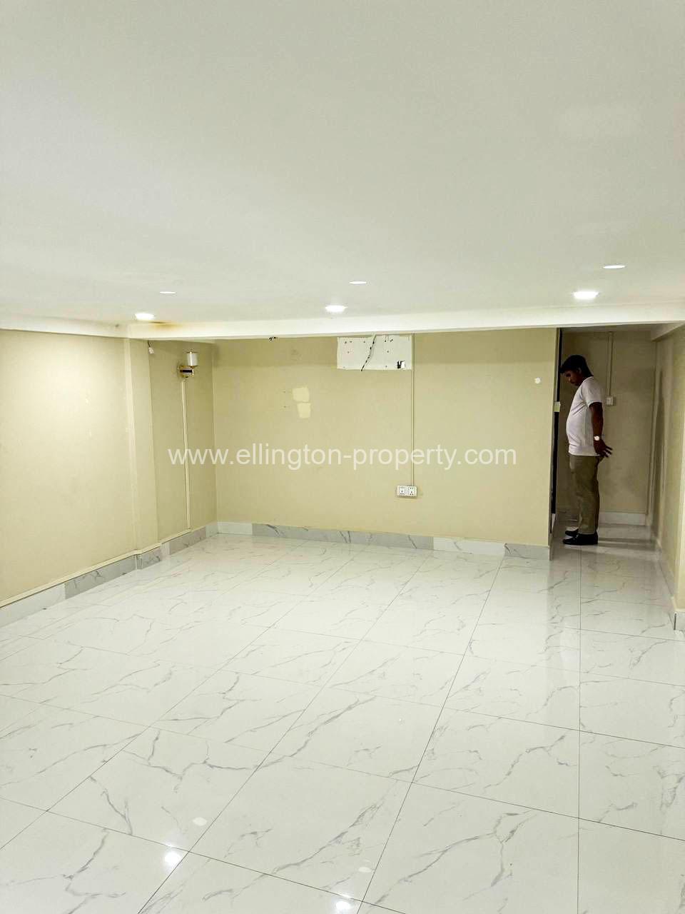 Shophouse For Rent In Sangkat Toultompong - Ellington Property