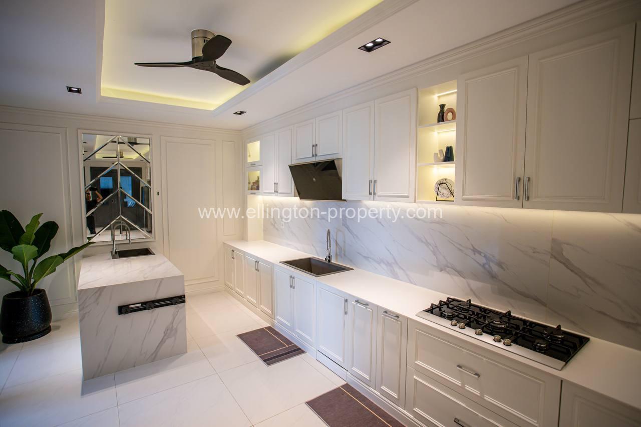 Queen A (corner) Villa For Rent At Borey Chip Mong Park Land 598 - Ellington Property