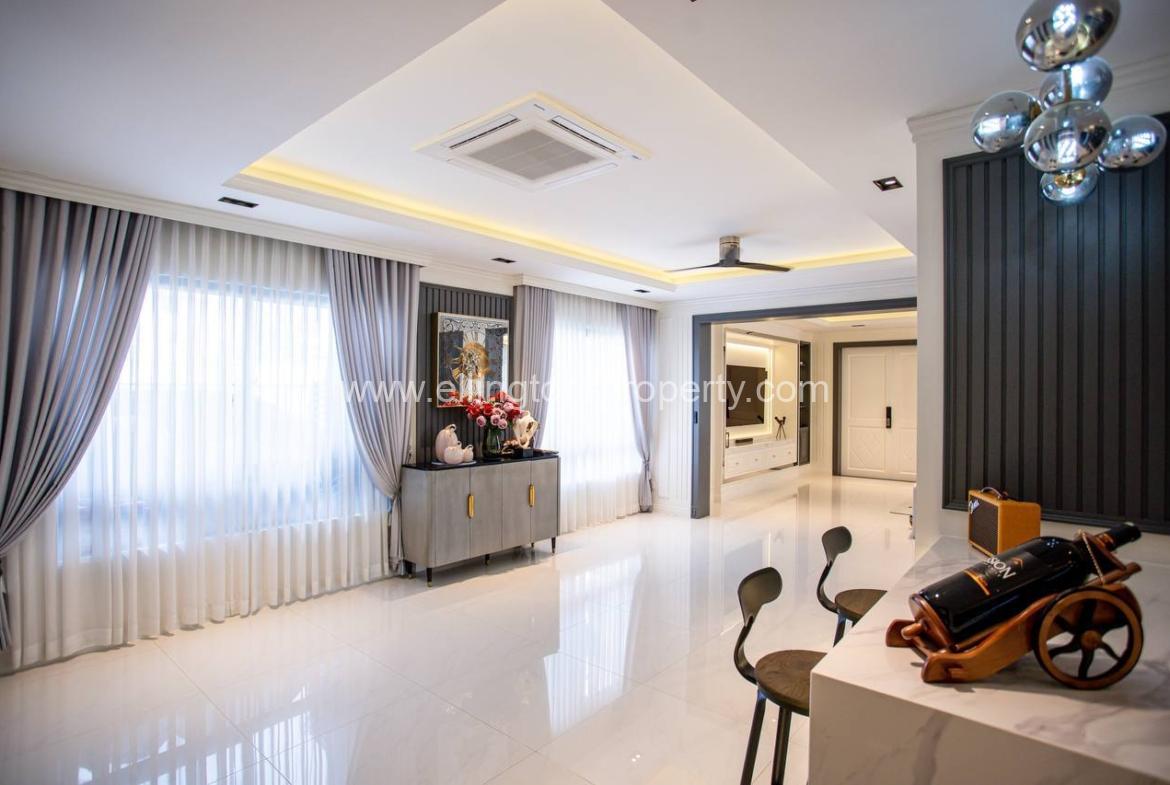 Queen A (corner) Villa For Rent At Borey Chip Mong Park Land 598 - Ellington Property