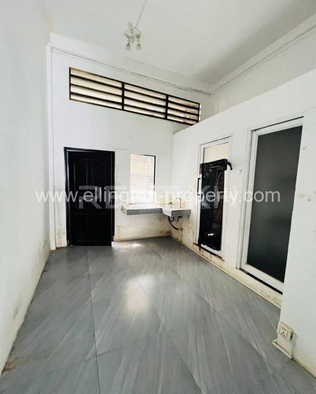 Shophouse For Rent In Bkk1 - Ellington Property