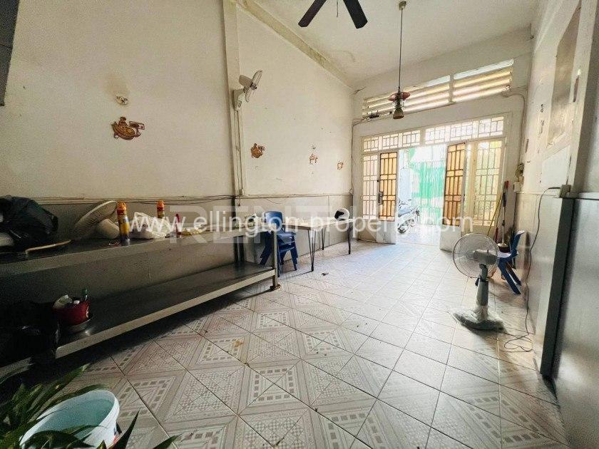 Shophouse For Rent In Bkk1 - Ellington Property