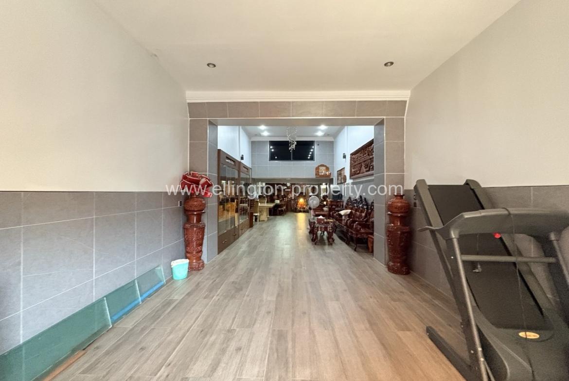 Flat House For Rent In Toul Tompong - Ellington Property