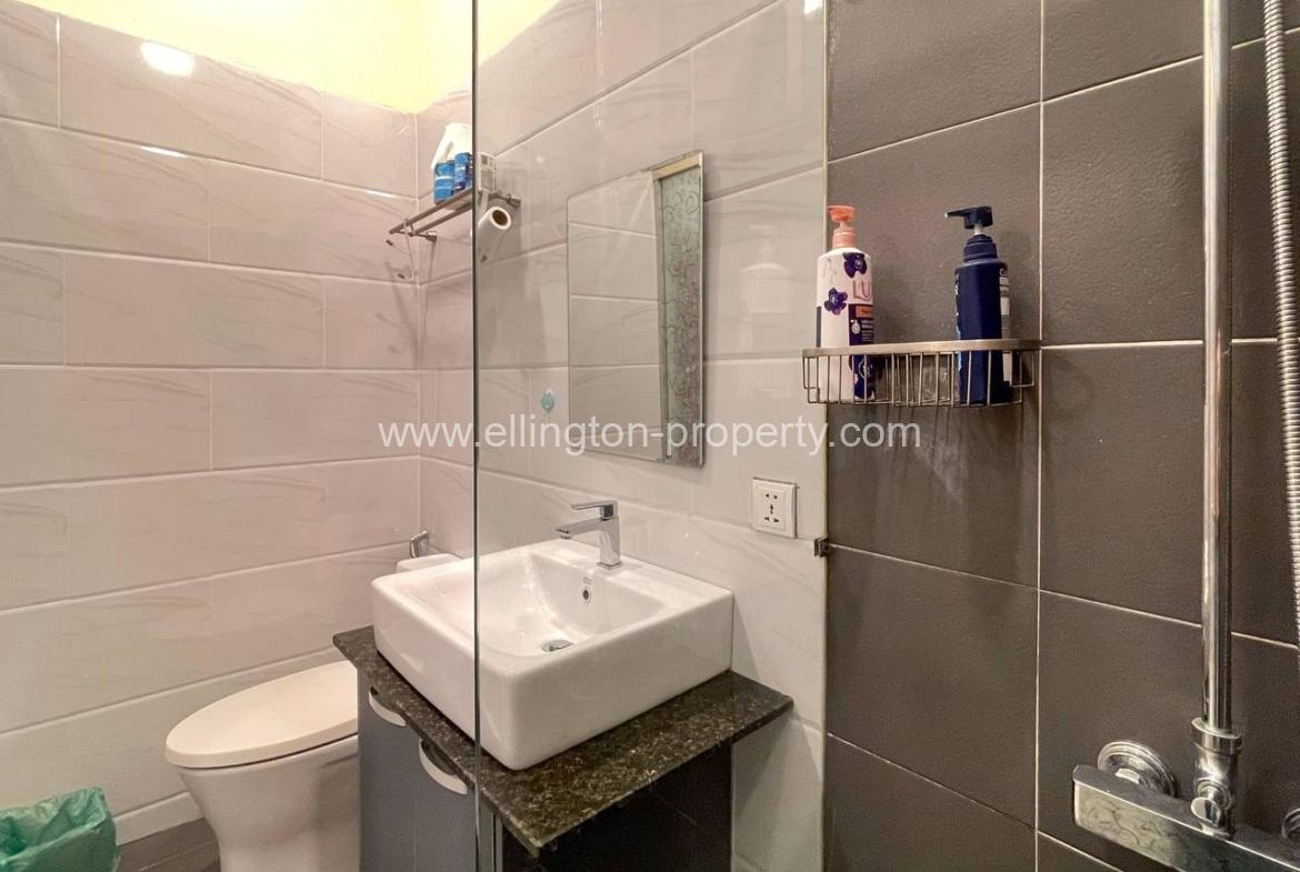 1 Bedroom Renovated Apartment For Rent Near Exchange Square And Wat Phnom Phnom Penh. - Ellington Property