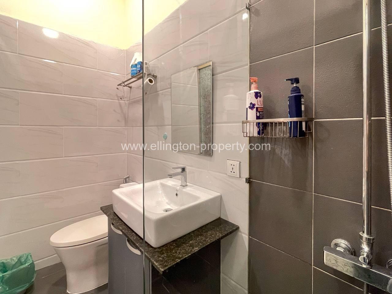 1 Bedroom Renovated Apartment For Rent Near Exchange Square And Wat Phnom Phnom Penh. - Ellington Property