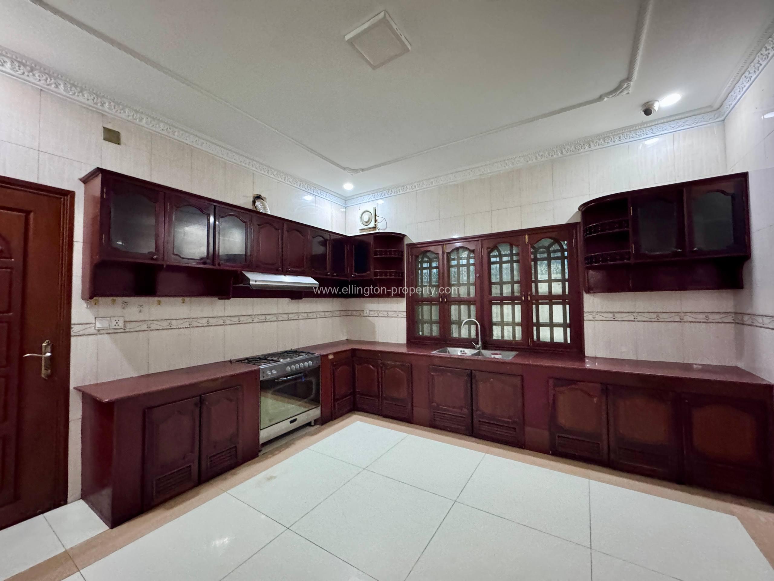 Villa For Rent At Bkk, Phnompenh - Ellington Property